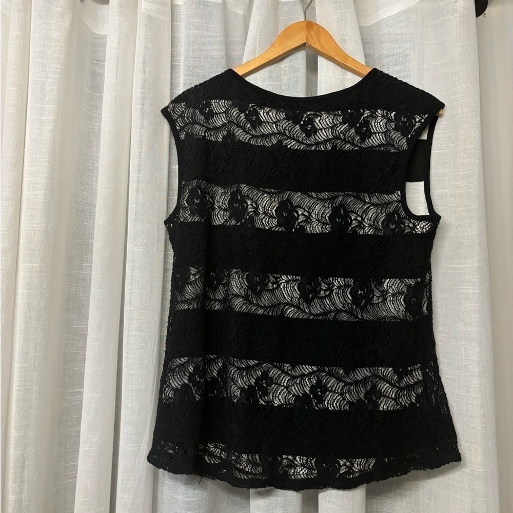 S.H.E Black Large Lace Sleeveless Tank Top - Picture 3 of 8